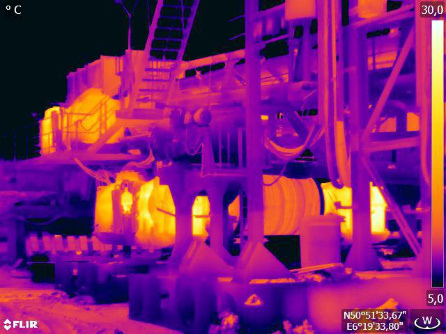 Thermogramm Industriethermografie im Außenbereich mit FLIR Kamera